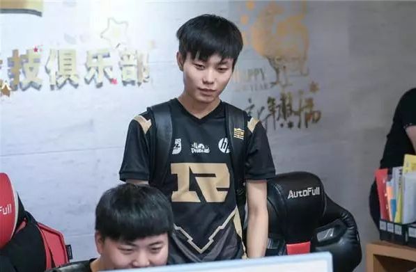 保持着一份 保持着一份